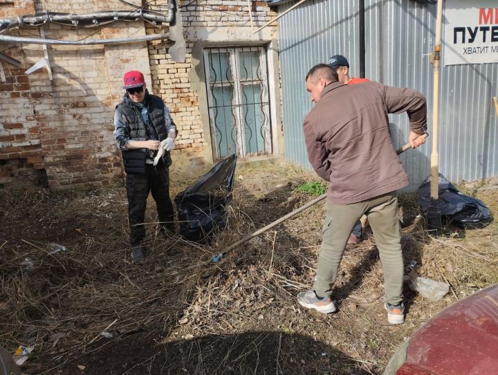 Коллектив «Чистополь-информ» присоединился к санитарно-экологическому двухмесячнику