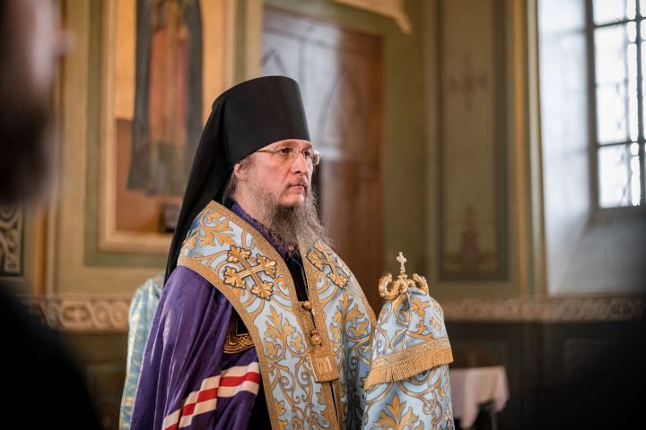 В канун праздника Благовещения епископ Пахомий совершил всенощное бдение в Благовещенском соборе Казанского кремля