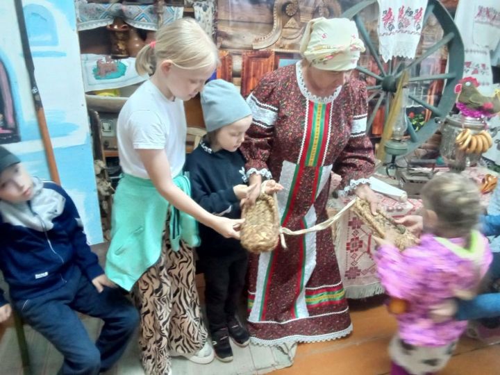 Для юных жителей чистопольского села провели экскурсию «Храним наследие Малой Родины»