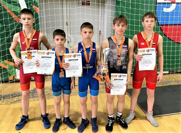 Борцы спортшколы «Батыр» - призеры Всероссийских соревнований