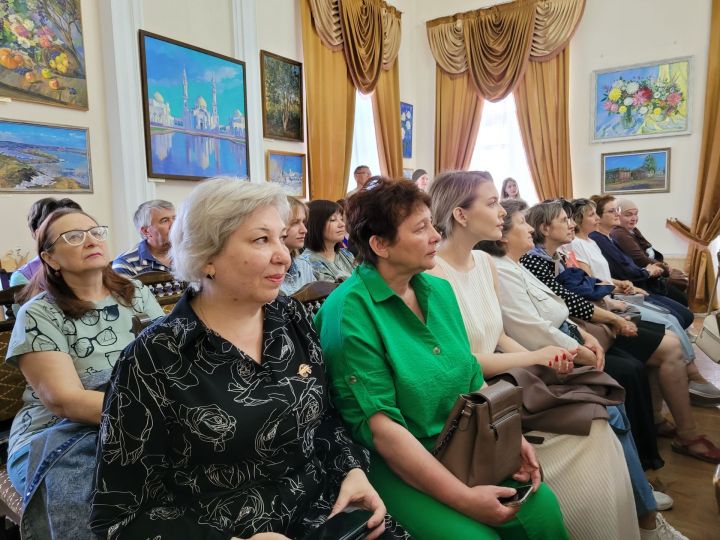 Чистайда Наилә Нигъмәтҗанованың картиналар күргәзмәсе ачылды