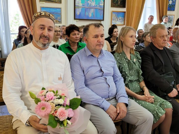 Чистайда Наилә Нигъмәтҗанованың картиналар күргәзмәсе ачылды