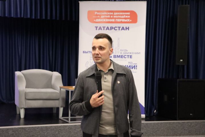 Помощник Раиса РТ Тимур Сулейманов встретился с чистопольской молодежью