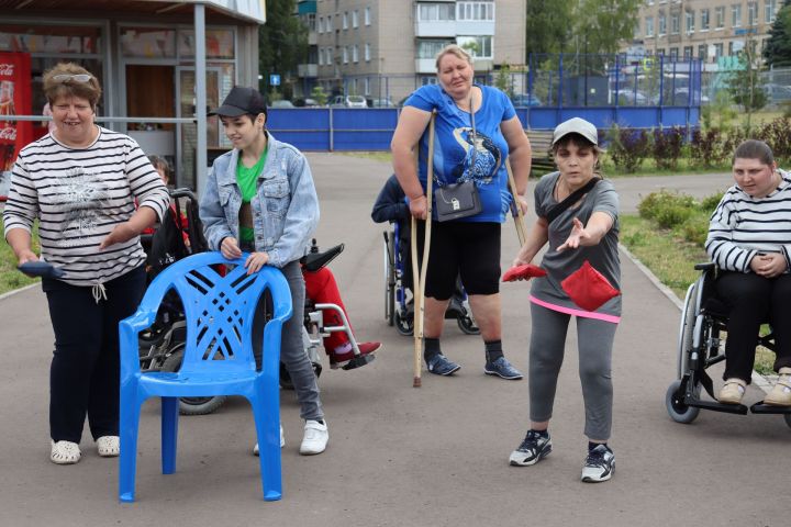 В Чистополе провели Сабантуй для людей с ограниченными возможностями здоровья (Фоторепортаж)