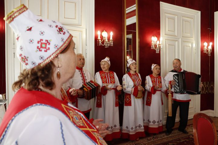 В Чистопольском Дворце бракосочетаний золотую свадьбу отметили супруги Петровы (Фоторепортаж)