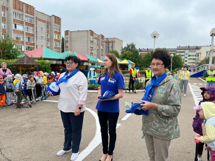 В Чистополе дети и взрослые соревновались на самокатах