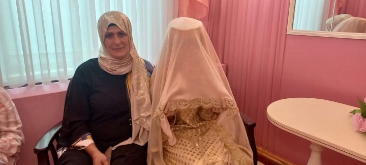 В Чистопольском ЗАГСе состоялась церемония бракосочетания с элементами таджикской культуры