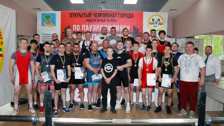Чистопольские спортсмены завоевали бронзу на открытом Республиканском турнире по пауэрлифтингу