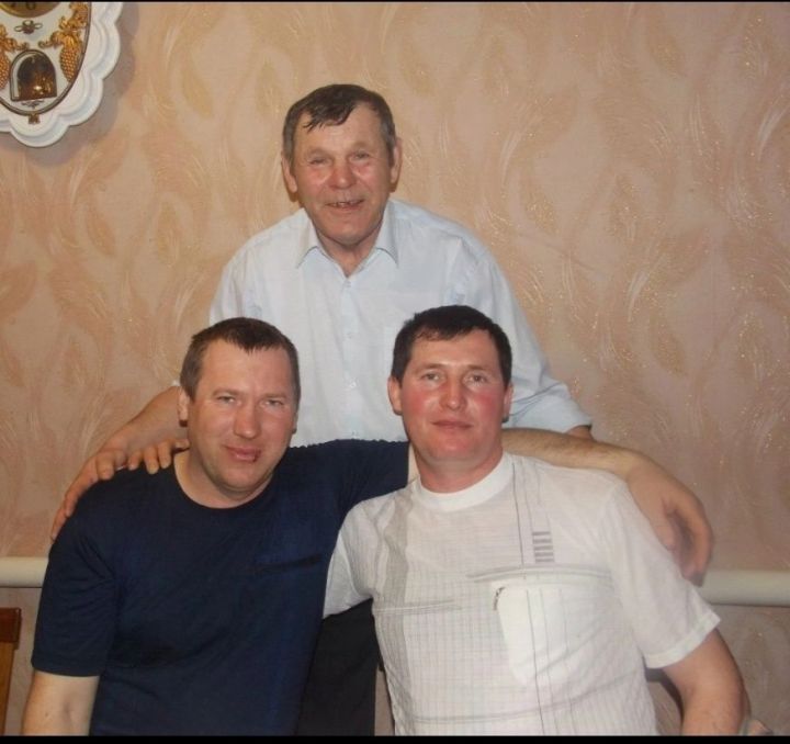 Авылдашыбыз Шәүкәт абый Гыйльмановның игелекле гамәлләре, моңлы җырлары, әйткән сүзләре һәрчак күңелдә