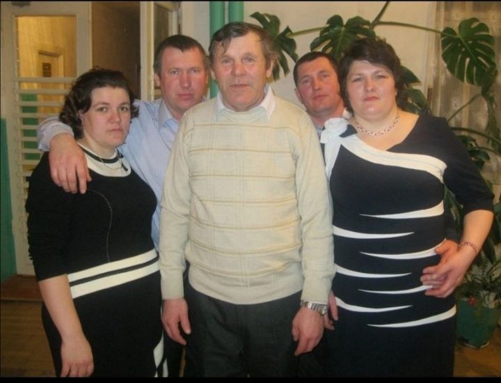 Авылдашыбыз Шәүкәт абый Гыйльмановның игелекле гамәлләре, моңлы җырлары, әйткән сүзләре һәрчак күңелдә