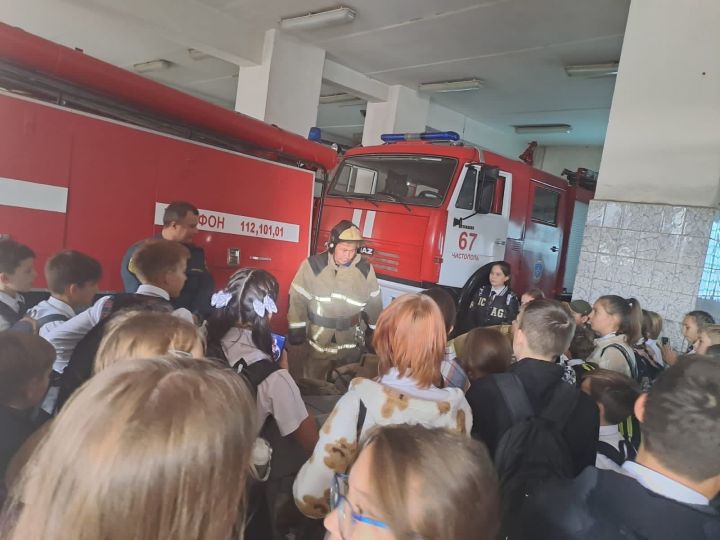 Чистопольские гимназисты побывали на экскурсии в пожарной части