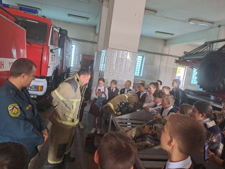 Чистопольские гимназисты побывали на экскурсии в пожарной части