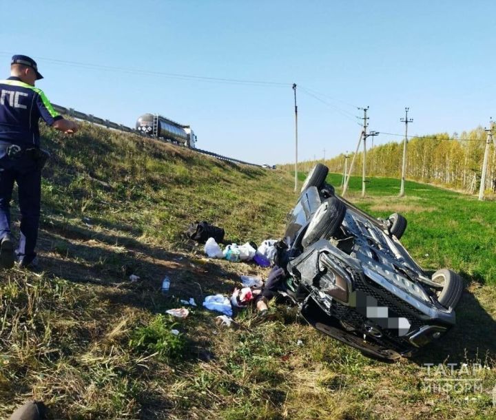 На трассе Казань-Оренбург водитель Лады погиб, врезавшись в Jaguar