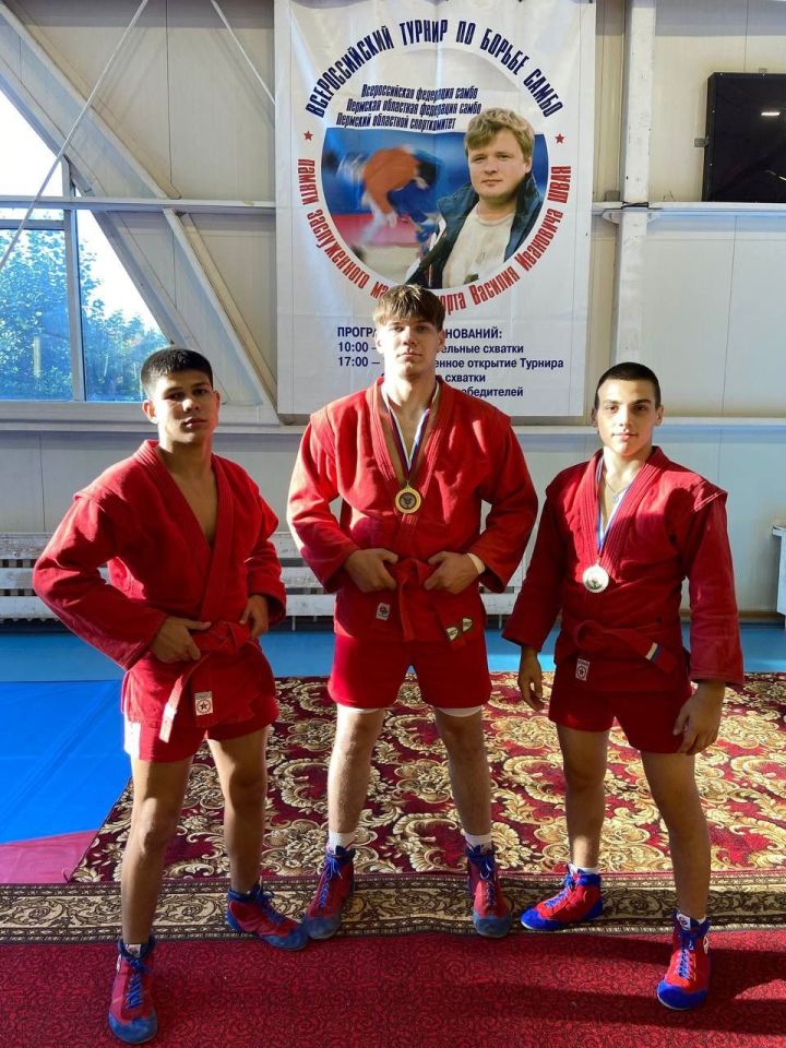 Чистопольские спортсмены вернулись с победой с Всероссийского турнира по самбо