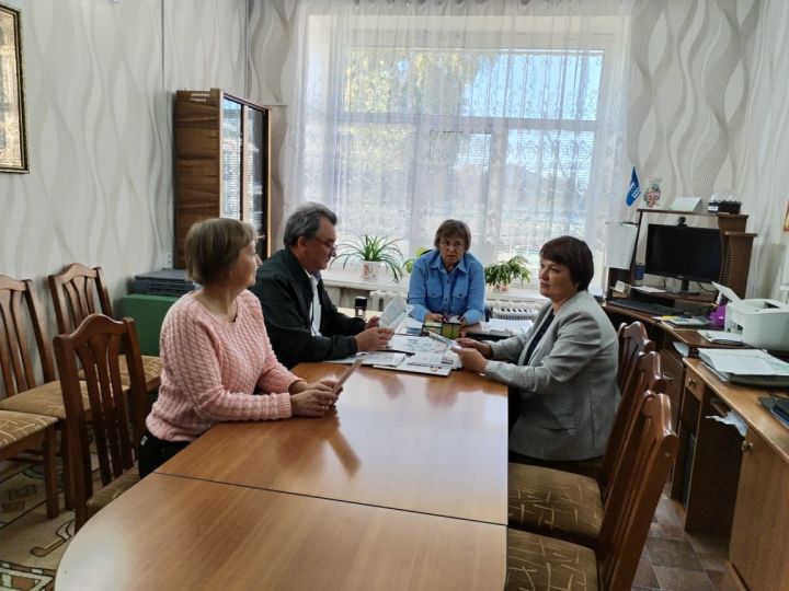 Сельчане Чистопольского района получили консультации специалистов по вопросам защиты прав потребителей