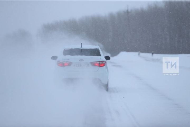 На нескольких участках М5 в РТ из-за непогоды ограничено движение