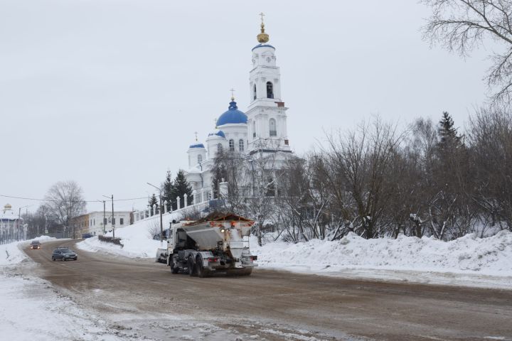 В Чистополе устраняют последствия коммунальной аварии