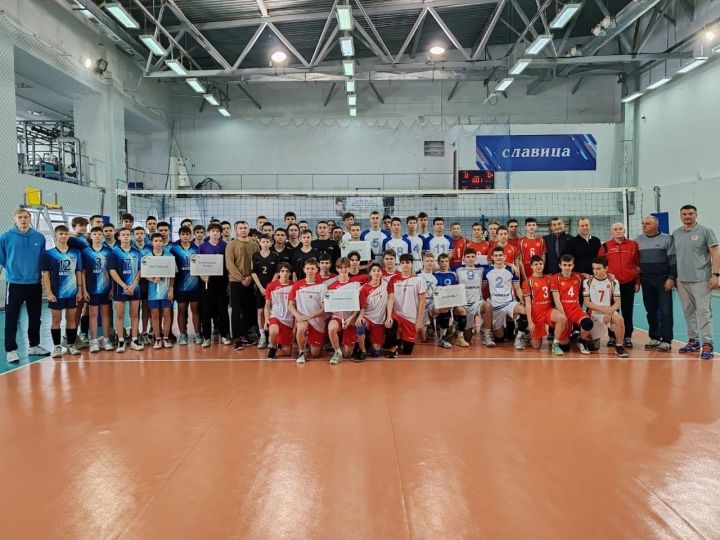 Чистопольские спортсмены заняли второе место в Первенстве РТ по волейболу