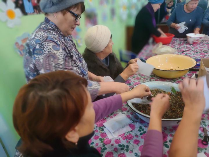 Жители села Большой Толкиш изготовили чай для участников СВО