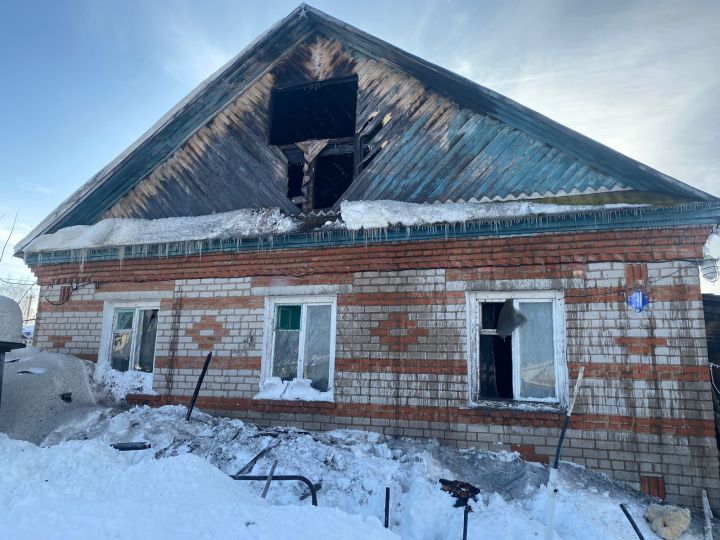 В Чистополе сгорел жилой дом