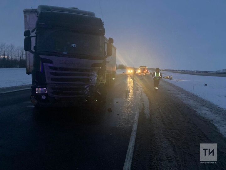 В массовом ДТП погиб водитель фуры из Актаныша, который возил грузы на СВО