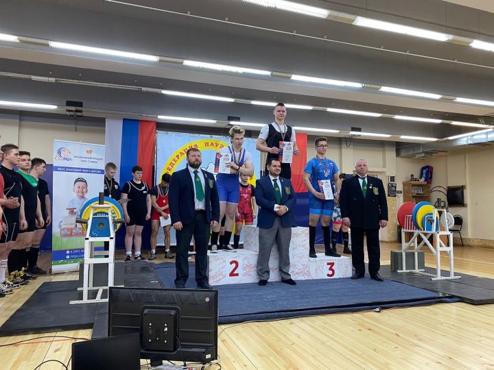 Чистопольские спортсмены завоевали медали на Первенстве РТ по пауэрлифтингу