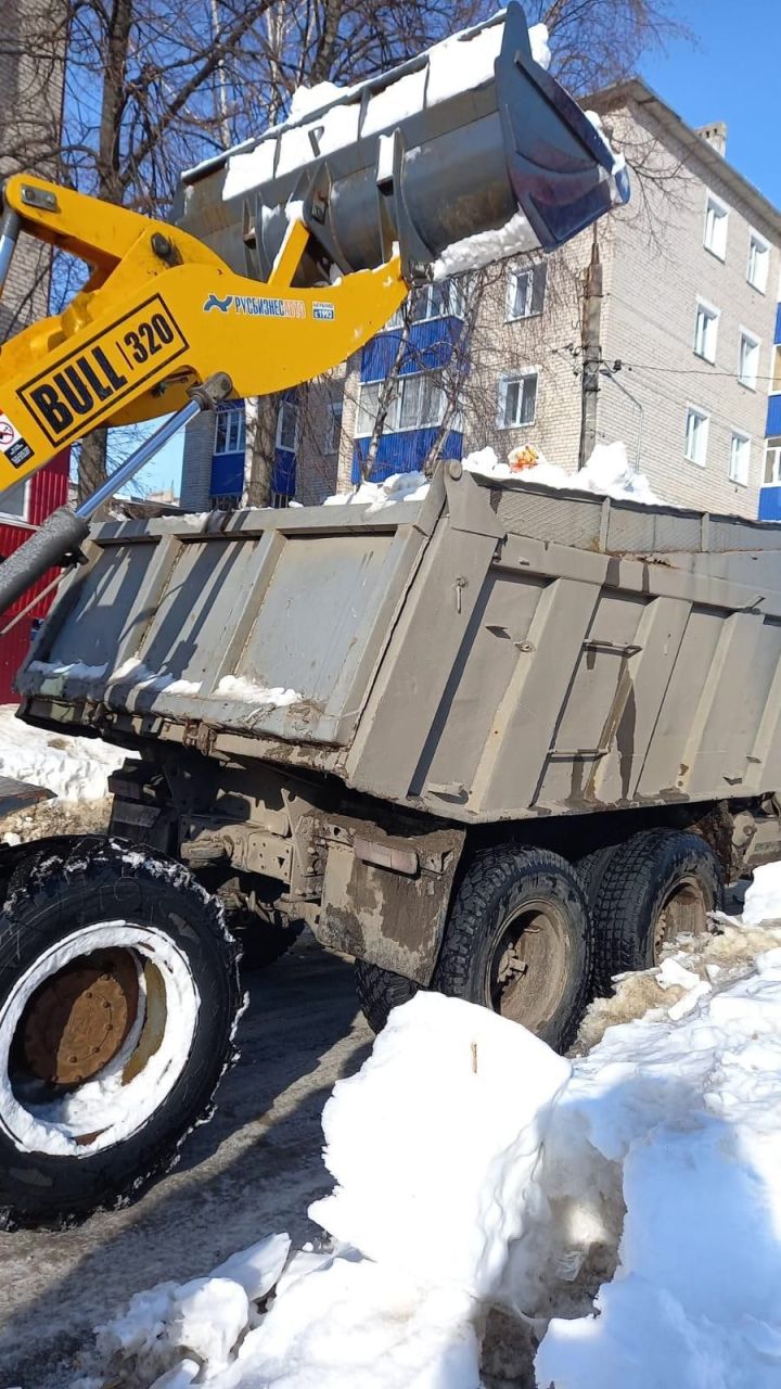 С начала зимнего сезона с чистопольских улиц вывезено более 75 тыс. куб.снега