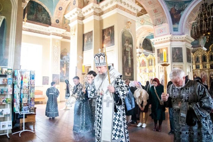 Епископ Пахомий совершил Пассию в чистопольском соборе