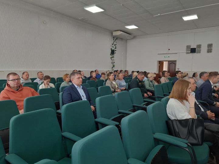 Эдуард Хасанов: «В прошедшем субботнике приняли участие 1400 чистопольцев»