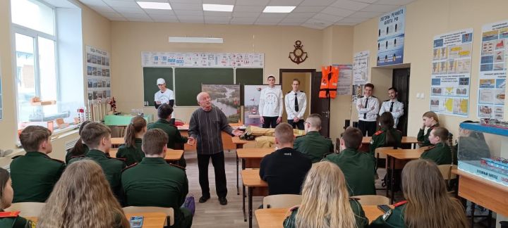 Более 300 выпускников чистопольских школ посетили сельскохозяйственный техникум