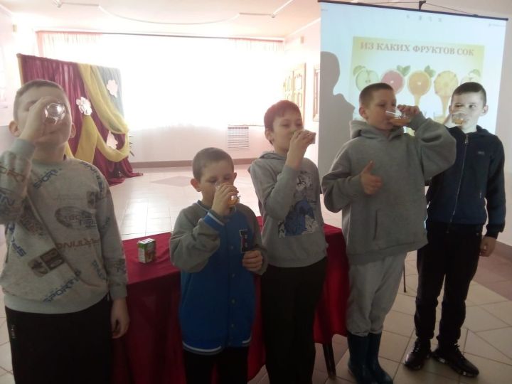 Для ребят Чистопольского села прошла беседа «В чем польза соков»