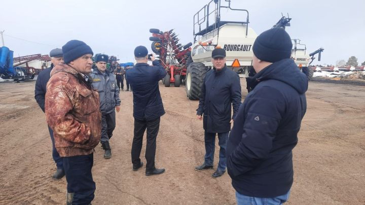 В Чистопольском районе проверили готовность сельхозтехники к посевным работам