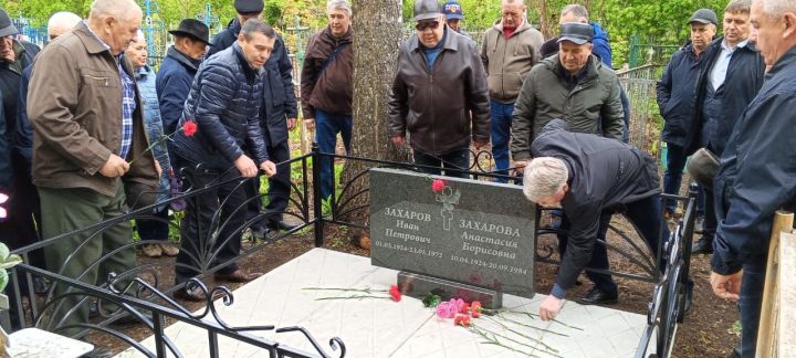 В Чистополе облагородили могилу подполковника милиции, погибшего при исполнении служебных обязанностей