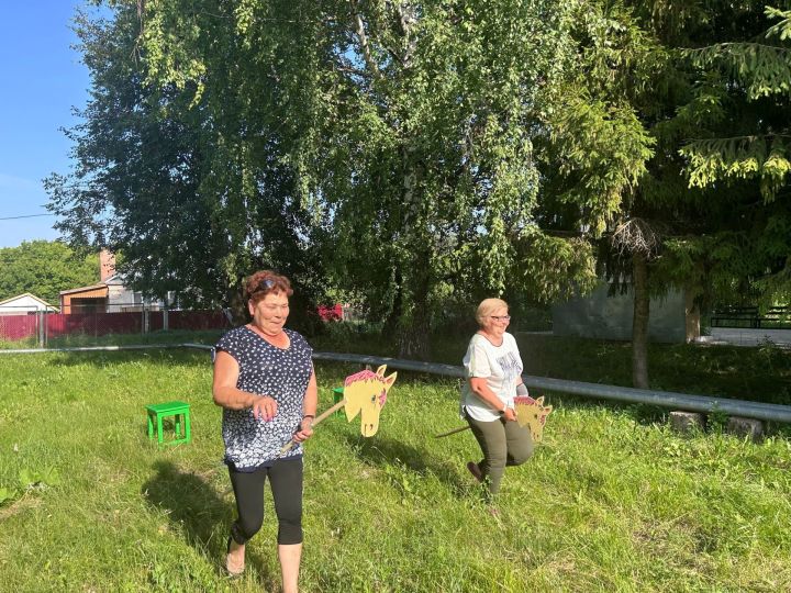 Песни, загадки, конкурсы: в чистопольском селе прошла развлекательная программа «В гостях у самовара»