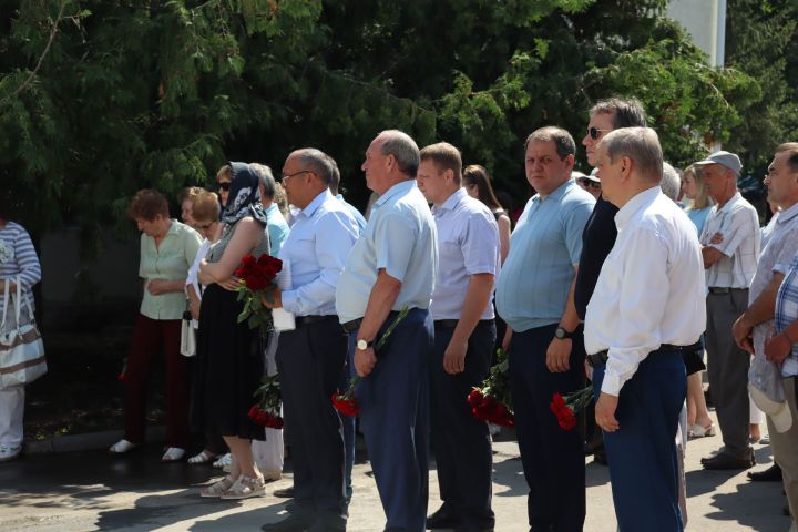 В Чистополе простились с ветераном судебной системы Владимиром Негановым