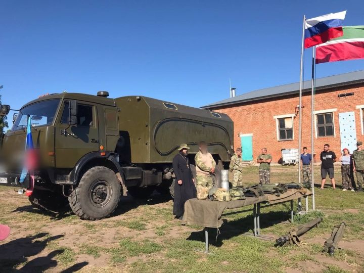 Чистопольский священник провел тематическое занятие для воспитанников лагеря «Вымпел»