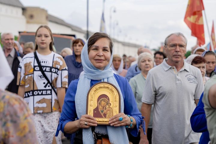 Священнослужители и прихожане храмов Чистопольской епархии приняли участие в крестном ходе