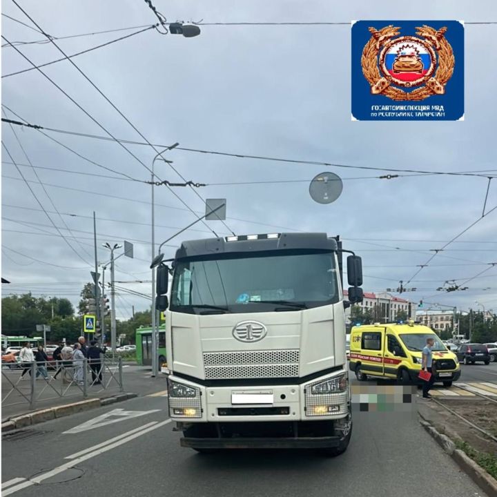 В Казани грузовик насмерть сбил подростка на самокате