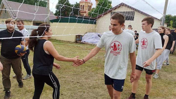 Чистопольцы приняли участие в волейбольном турнире православной молодежи