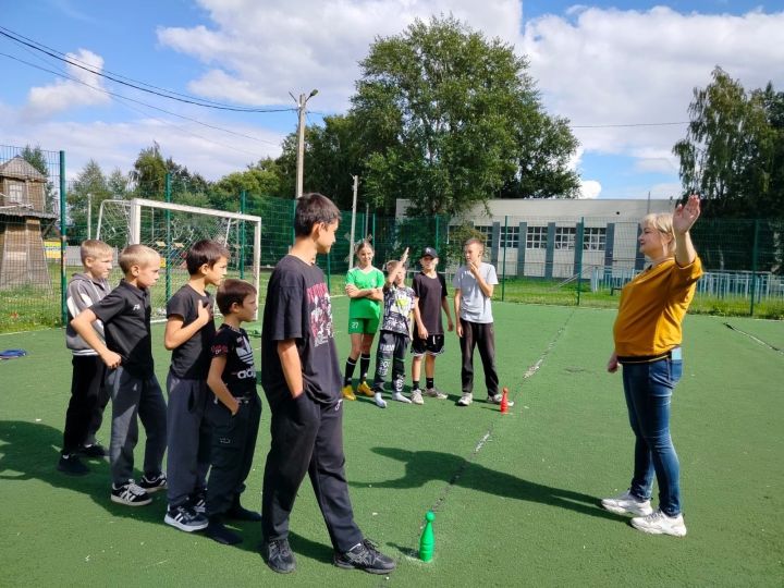 В чистопольском сквере прошли спортивные соревнования среди молодежи