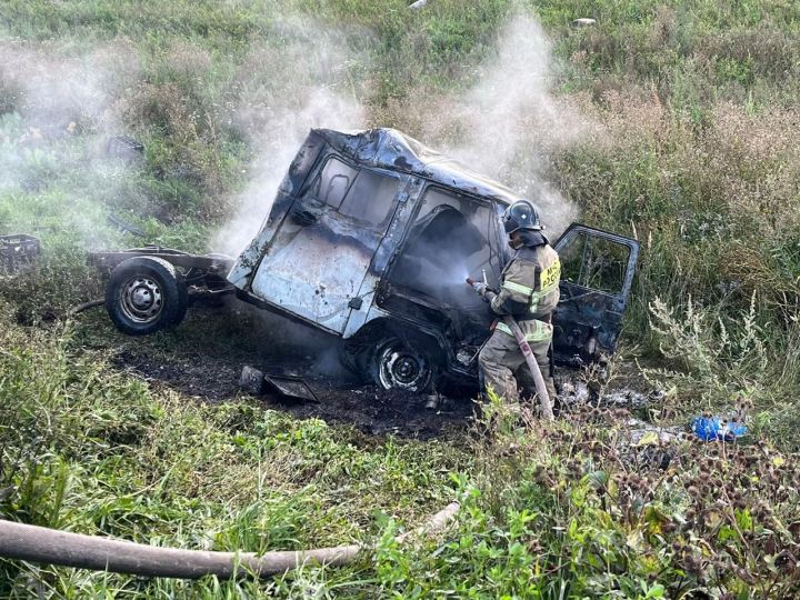 В Госавтоинспекции рассказали о подробностях жуткого ДТП со сгоревшим автомобилем в Чистопольском районе