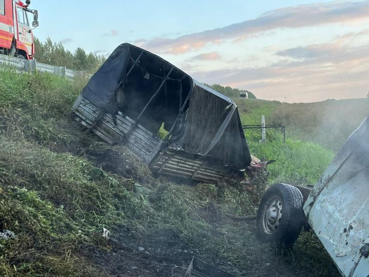 В Госавтоинспекции рассказали о подробностях жуткого ДТП со сгоревшим автомобилем в Чистопольском районе