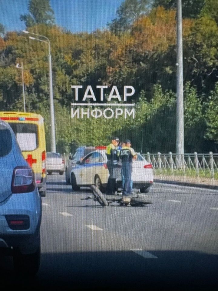 В Казани на проспекте Универсиады сбили велосипедиста