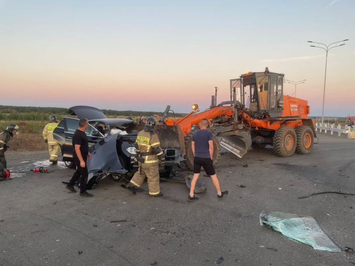 В Чистопольском районе в ДТП с автогрейдером погиб мужчина