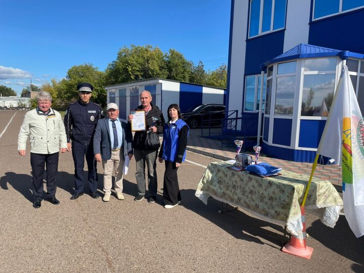 Представители старшего поколения боролись за победу в конкурсе водительского мастерства