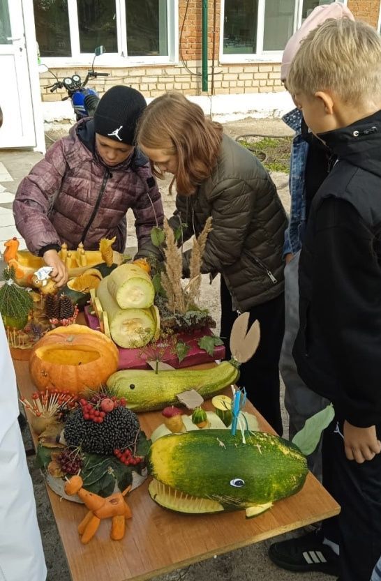 Загадки, песни, игры: для детей села Чистопольского района провели конкурсно-игровую программу «Осенний бал»