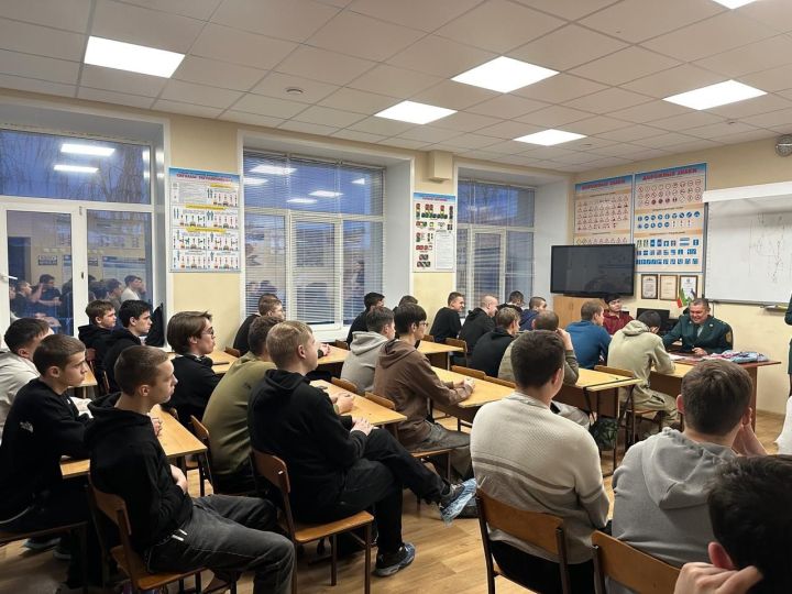 Курсантам Чистопольской технической школы ДОСААФ открыли заповедный мир «Чистых лугов»