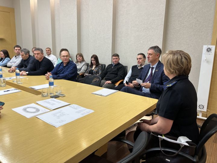 Профилактика мошенничества в Чистополе: полиция проводит встречи с работниками предприятий