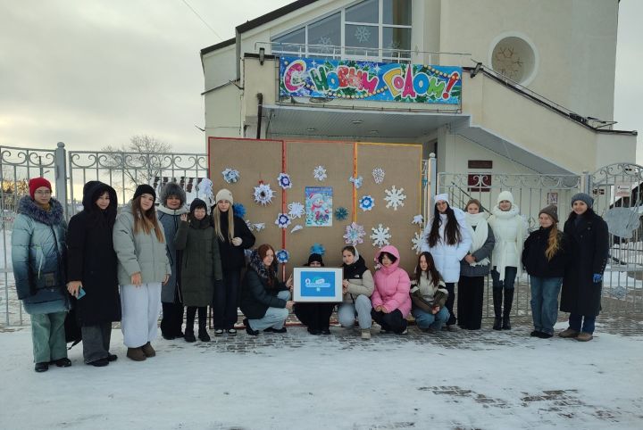 Чистопольская детская художественная школа открыла выставку «Новогодняя суета» в рамках «Зимы в Татарстане»