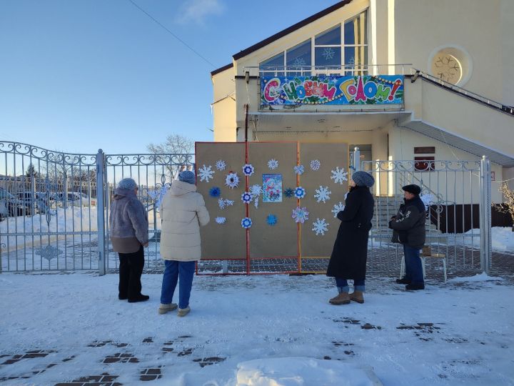 Чистопольская детская художественная школа открыла выставку «Новогодняя суета» в рамках «Зимы в Татарстане»